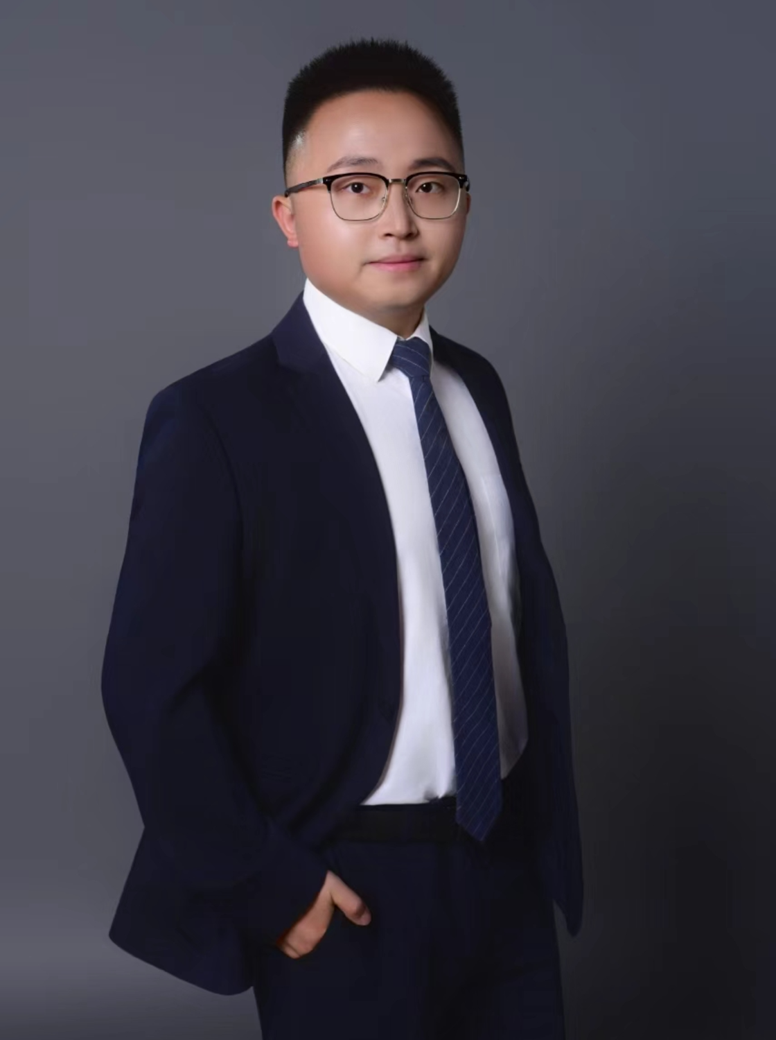 罗君