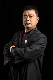 何平