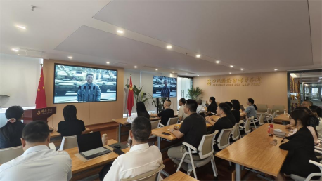 精伦律所组织集体观看抗战胜利80周年纪念大会 共抒家国情怀